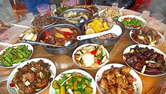 5道菜不上桌老传统要记牢平安过大年！K8凯发·国际网站年夜饭餐桌上建议这(图1)